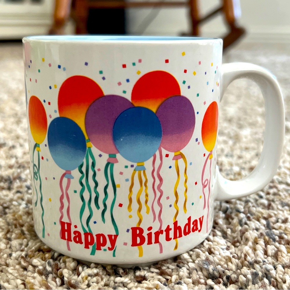 Vintage RUSS Berrie 8861 Happy Birthday Balloons 12oz Coffee Mug 3¾" Tall Korea.